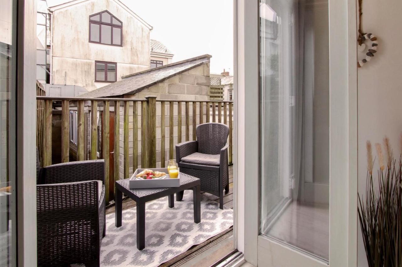 Apartments In The Heart Of Пензанс Екстериор снимка