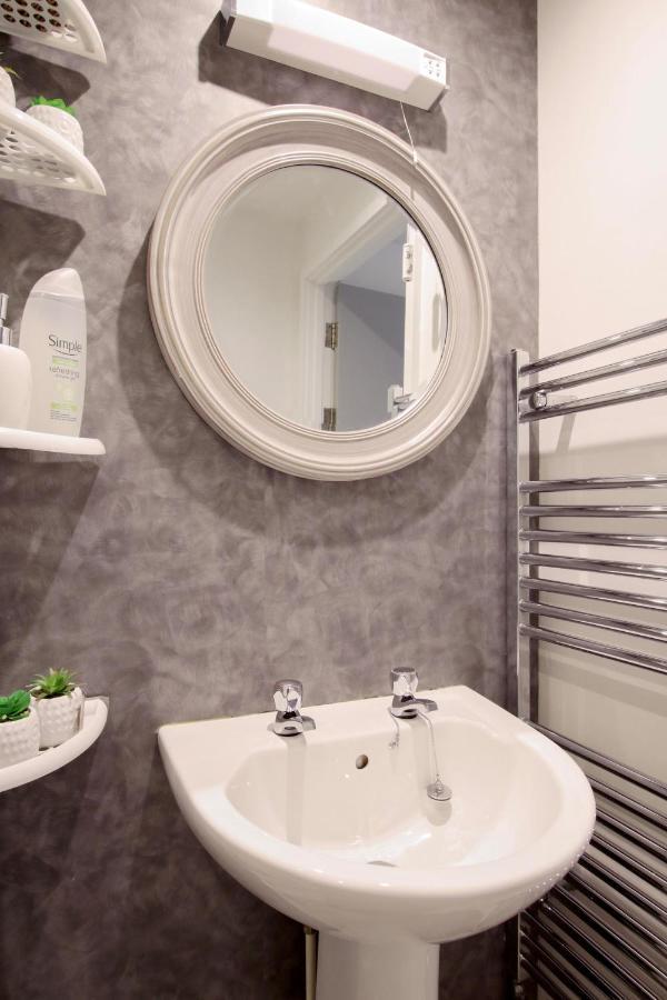 Apartments In The Heart Of Пензанс Екстериор снимка